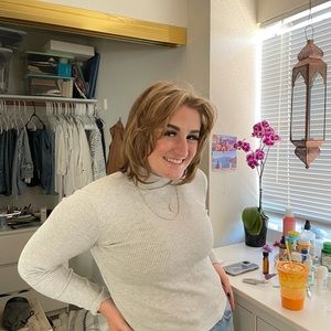 Meet your Posher, Ava